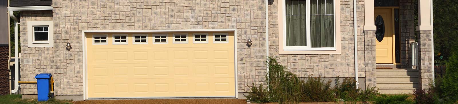 Garage Door Maintenance Close to Lake Worth